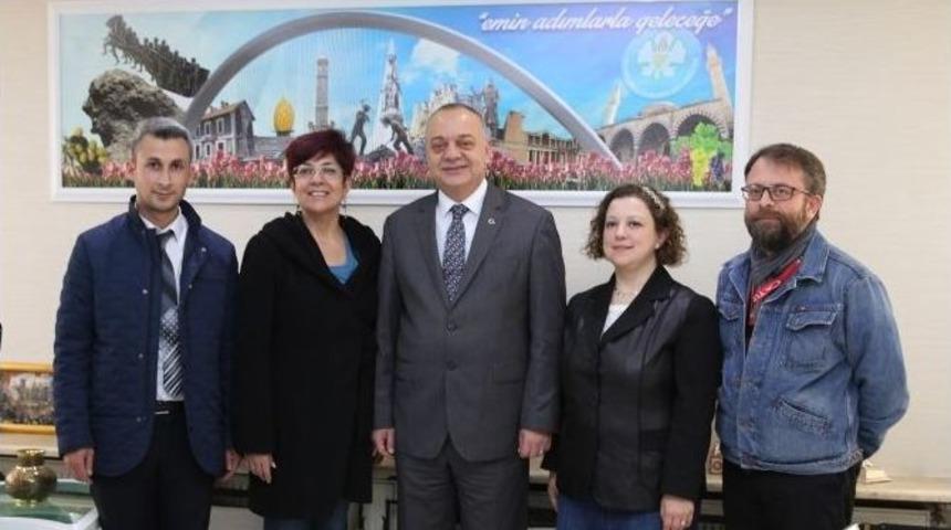 Başkan Erg&uuml;n, Bilin&ccedil;li İla&ccedil; Kullanımına Dikkat &Ccedil;ekti