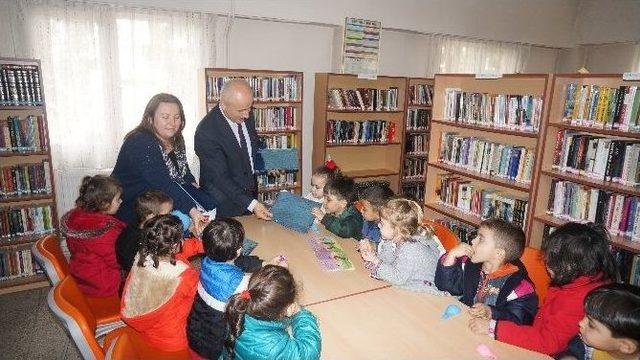 Minik &Ouml;ğrenciler K&uuml;t&uuml;phaneyle Tanıştı 2