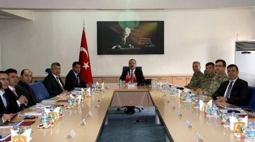 Hakk&acirc;ri&rsquo;de Se&ccedil;im G&uuml;venliği Toplantısı
