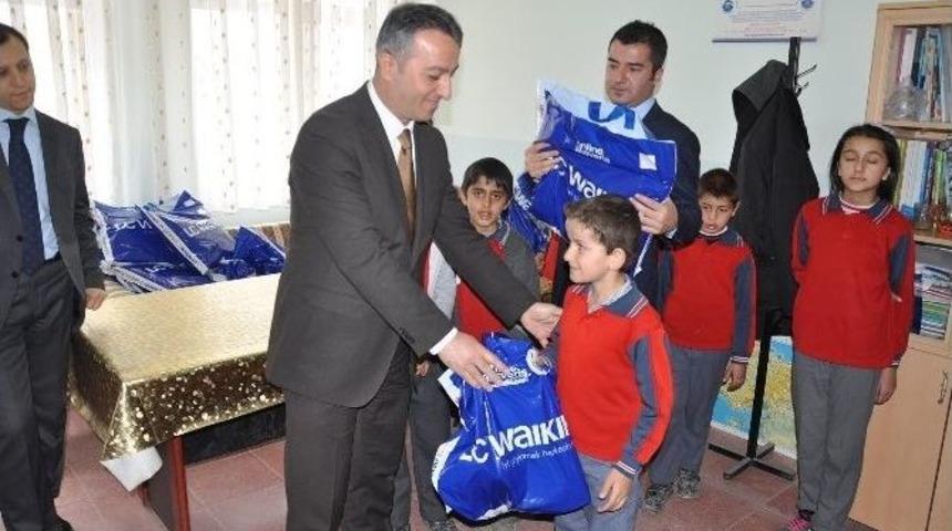 Yerk&ouml;y&rsquo;de &Ouml;ğrencilere Kıyafet Yardımı Yapıldı