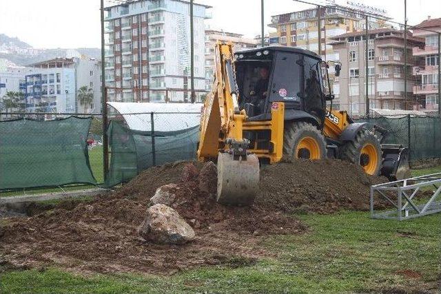 Zimbitlik Sahası Aydınlatma Sistemi Yenileniyor