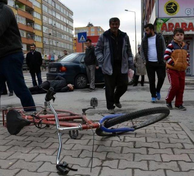 Otomobilin Çarptığı Bisikletli Yaralandı