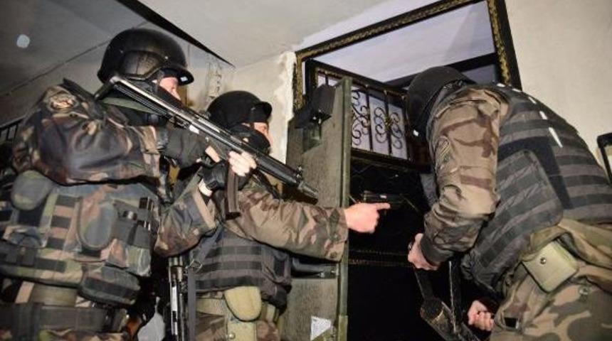 Adana'da Şafak Vakti 'torbacı' Operasyonu: 22 G&ouml;zaltı