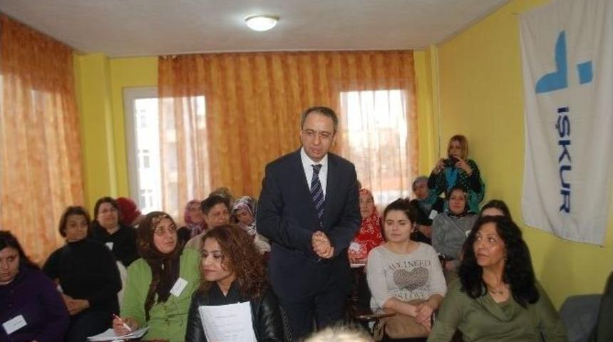 &Ccedil;erkezk&ouml;y Kaymakamı Kubilay, Halk Eğitimi Kurslarını Ziyaret Etti