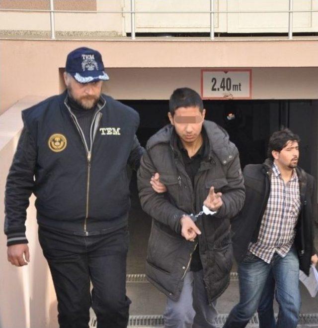 İzmir&rsquo;de Dhkp-c &Uuml;yeleri Adliyeye Sevk Edildi 1