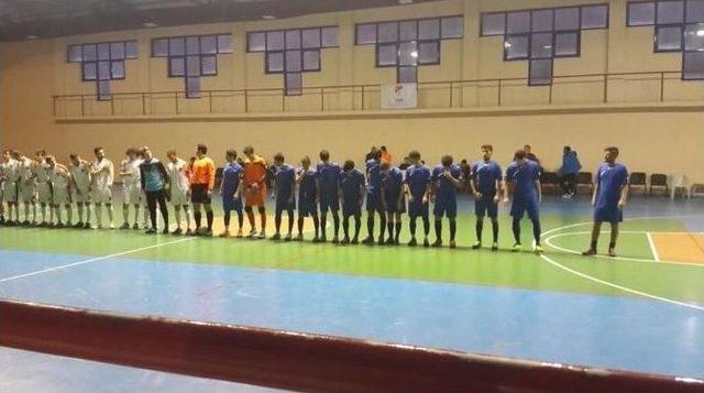 Paland&ouml;ken Belediyespor Futsal Liginde İlk 16&rsquo;ya Girdi 2