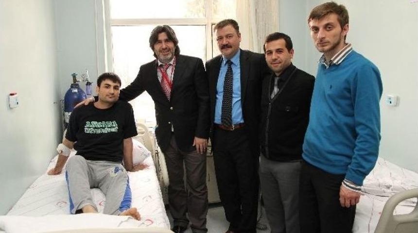 Afgan &Ouml;ğrenci T&uuml;rk Hekimlere Emanet