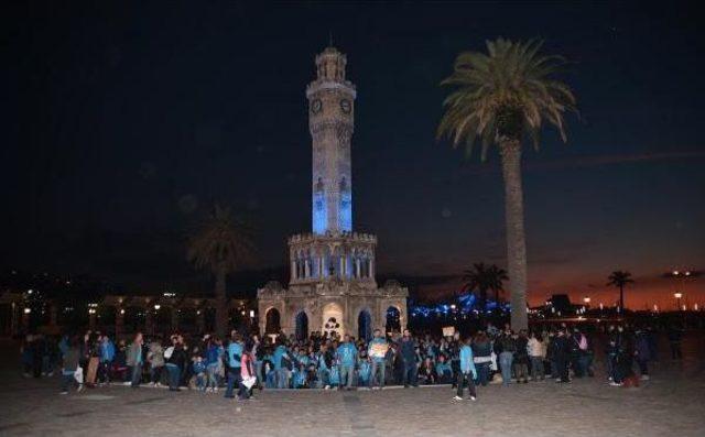 İzmir Saat Kulesi, Otizm Için Mavi Oldu