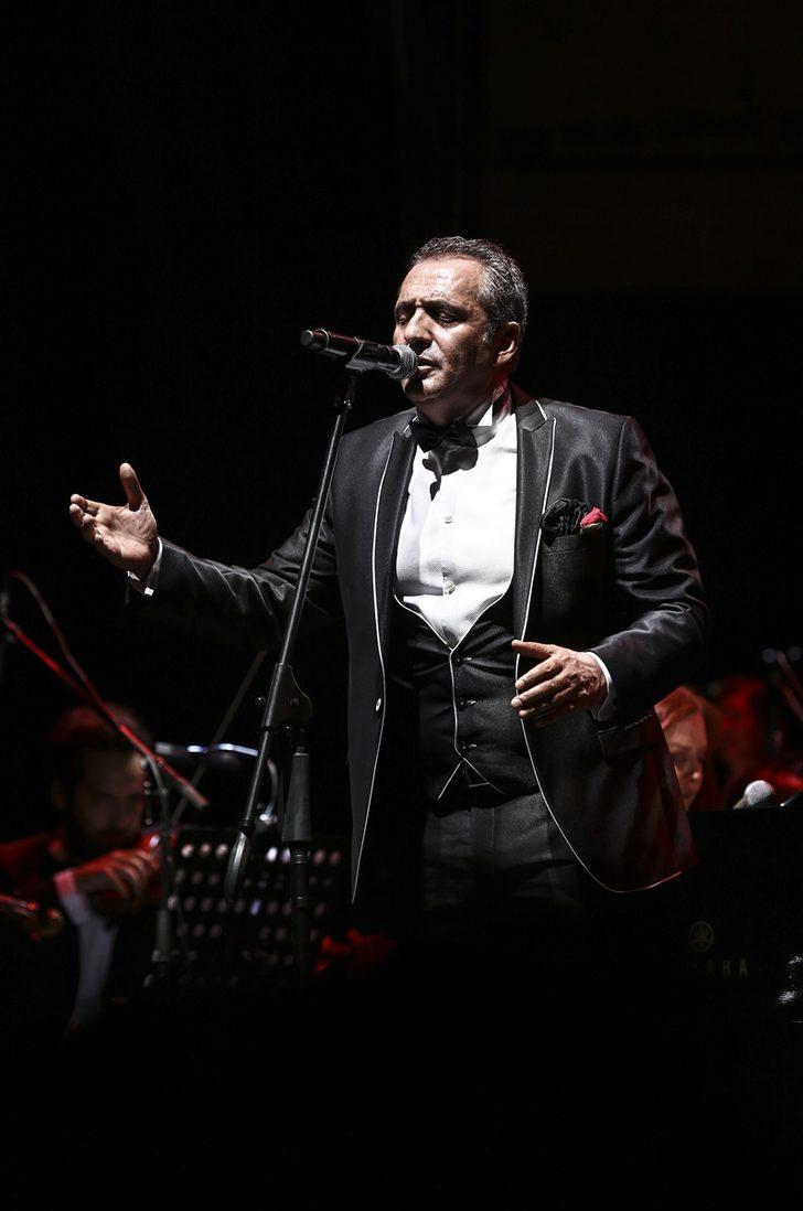 Yavuz Bingöl ile Mehveş Emeç, şehit aileleri yararına konser verdi G3
