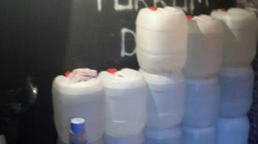 İzmir'de 670 Litre Sahte Rakı Ele Ge&ccedil;irildi
