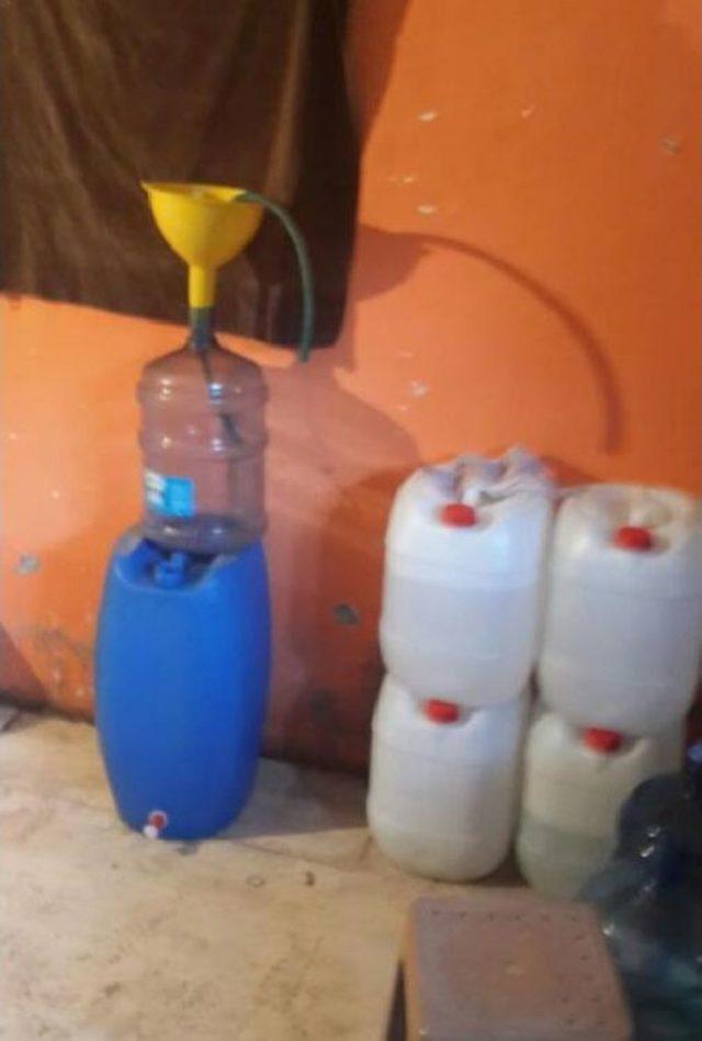 İzmir'de 670 Litre Sahte Rakı Ele Geçirildi