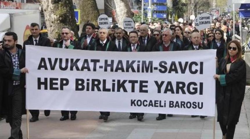 Kocaeli'de Avukatlar C&uuml;bbeleriyle Y&uuml;r&uuml;d&uuml;