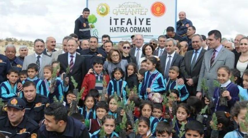 Gaziantep&rsquo;Te Itfaiye Erleri Fidan Dikti