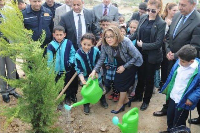 Gaziantep’Te Itfaiye Erleri Fidan Dikti