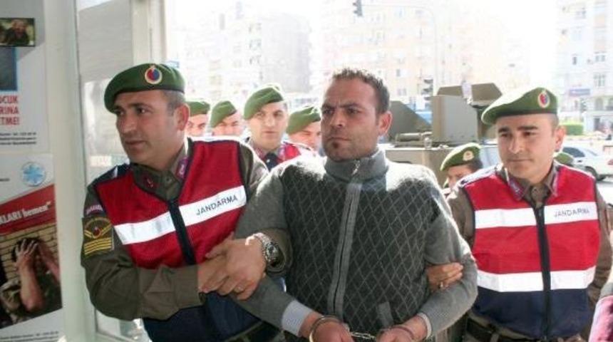 Eşi Ve Kayınpederini &Ouml;ld&uuml;r&uuml;p 2 Kişiyi Yaralayan Ş&uuml;pheli Yakalandı