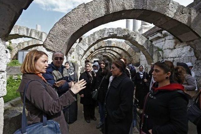 Yaşadıkları Kenti Gezerek Tanıyorlar