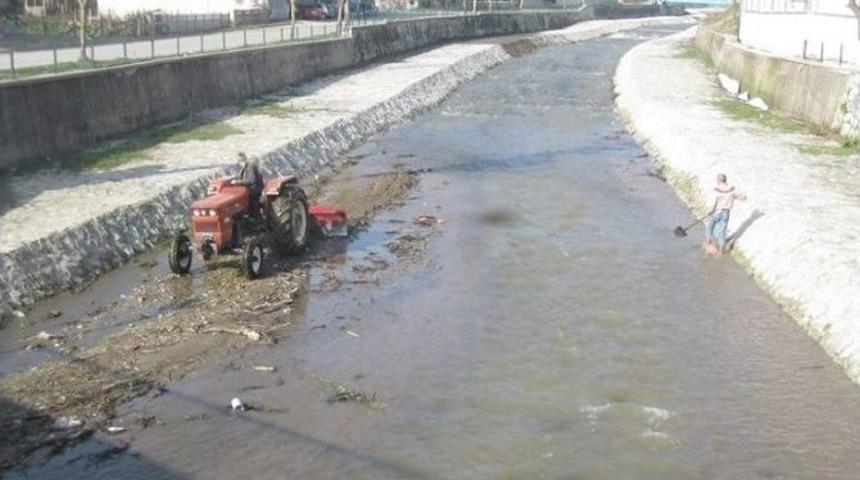 &Ccedil;ilimli Ak Dere Temizleniyor