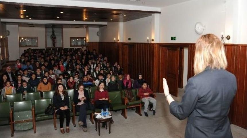 Altındağlı &Ccedil;ocuklara Gazetecilik Semineri