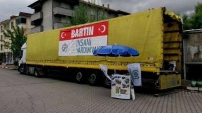 Yardım Tırı Yola &Ccedil;ıkıyor