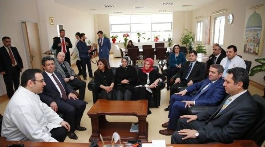 Başkan Karadeniz&rsquo;den Minik Kanser Hastalarına Ziyaret