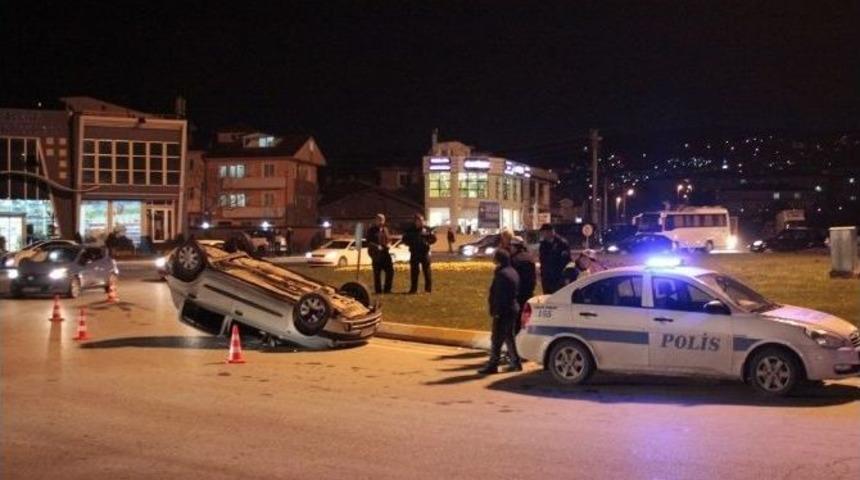 Sakarya&rsquo;da Trafik Kazası: 3 Hafif Yaralı