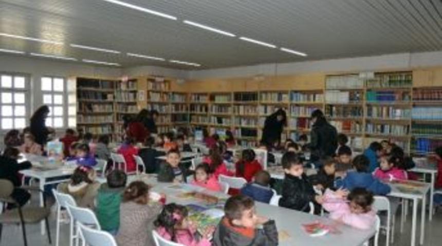 Kulu&rsquo;da &Ouml;ğrenciler K&uuml;t&uuml;phaneyi Ziyaret Etti