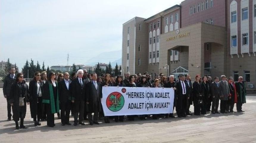 Manisa Barosu, Avukatlar G&uuml;n&uuml;&rsquo;n&uuml; Buruk Kutladı