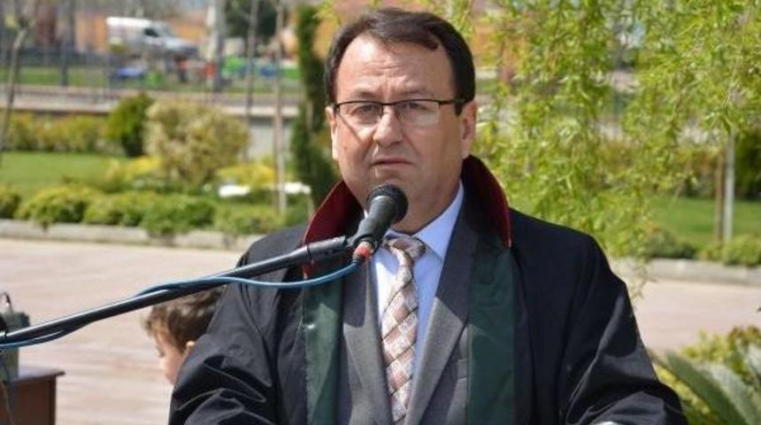 Manisa'da Avukatlardan H&uuml;k&uuml;mete Tepki