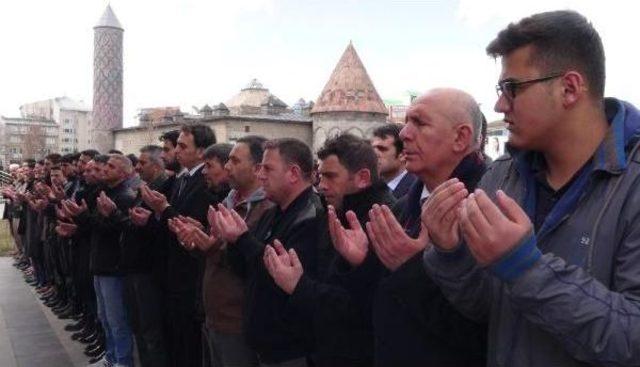 Erzurum'da Şehit Savcı Için Gıyabi Cenaze Namazı