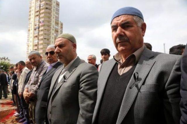 Şehit Savcı Kiraz ın Adı, Mezun Olduğu Lisenin Kütüphanesine Verildi 3