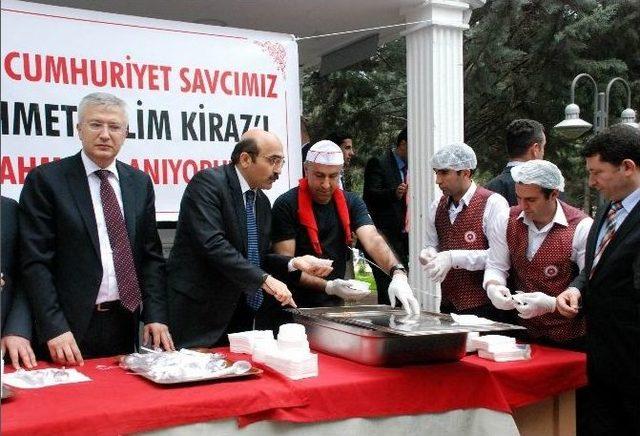 Diyarbakır Adliyesi’nde Şehit Savcı İçin Helva Dağıtıldı