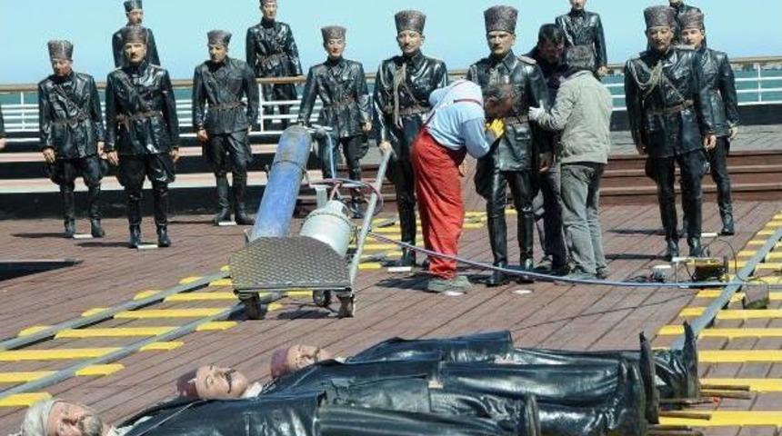 Atat&uuml;rk Ve Silah Arkadaşları'nın Balmumu Heykelleri, Bakım I&ccedil;in Kaldırıldı