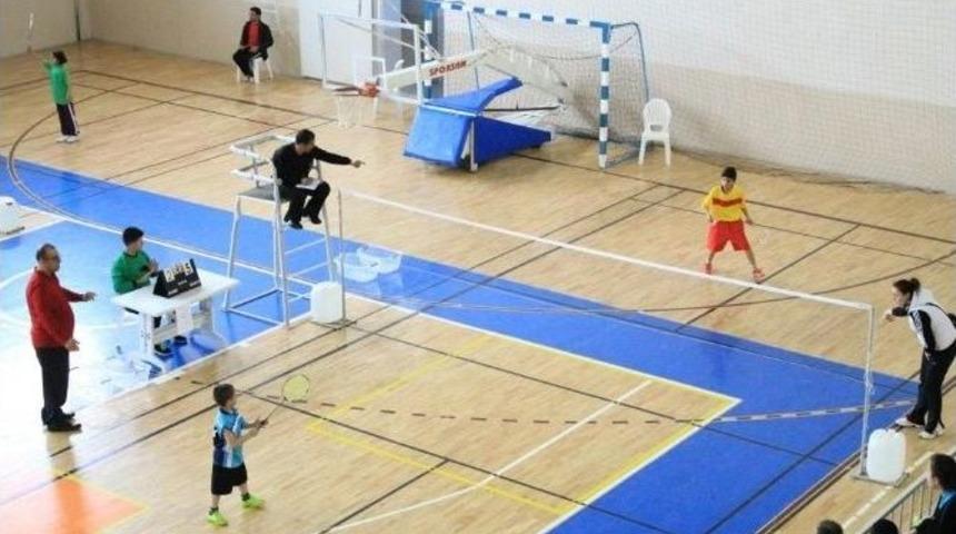 İşitme Engelliler Badminton T&uuml;rkiye Şampiyonası Karaman&rsquo;da Başladı