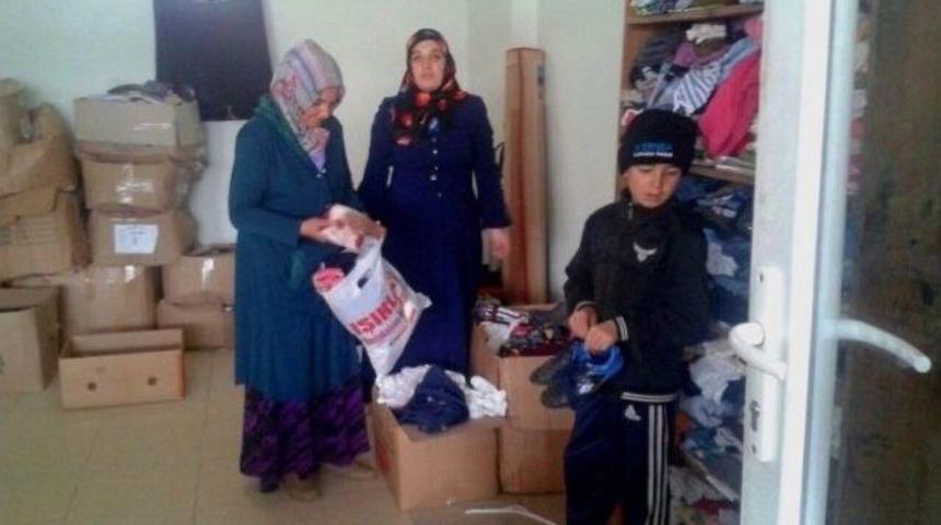 Kur&rsquo;an Kurslarından M&uuml;ltecilere Yardım