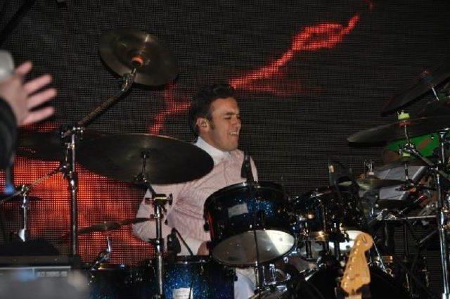 &Uuml;niversiteliler, Mustafa Ceceli Ile Coştu 2