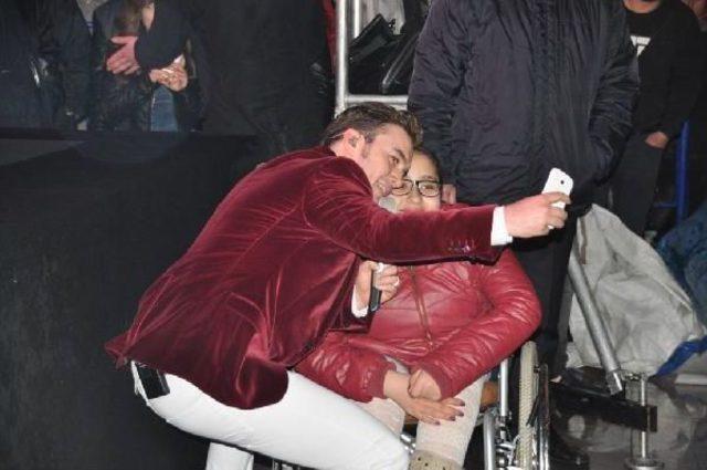 &Uuml;niversiteliler, Mustafa Ceceli Ile Coştu 3