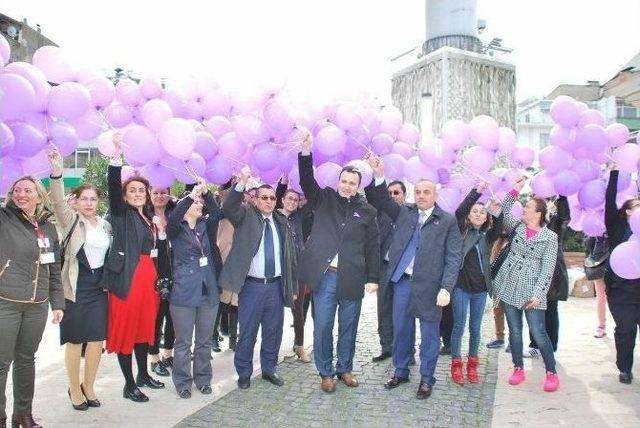 1000 Mor Balon Kanserle Savaş İçin Uçtu