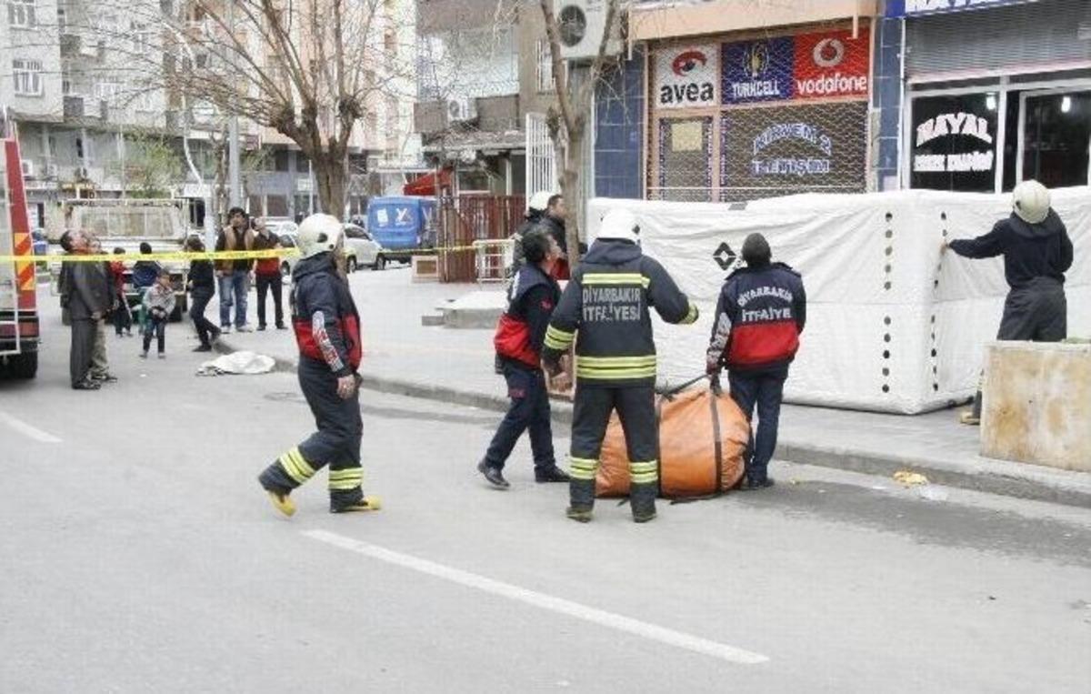 Eşi Terk Edince 5. Kez İntihar Etmek İ&ccedil;in &Ccedil;atıya &Ccedil;ıktı