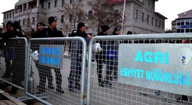 Ağrı&rsquo;Da Pkk Adına S&ouml;zde Mahkeme Kuran 5 Kişi Tutuklandı 2