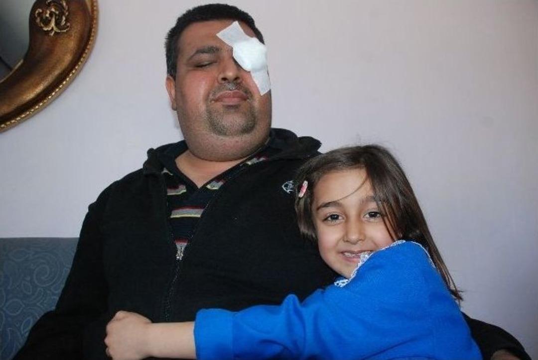 7 Yaşındaki Kızını İlk Kez G&ouml;rd&uuml;