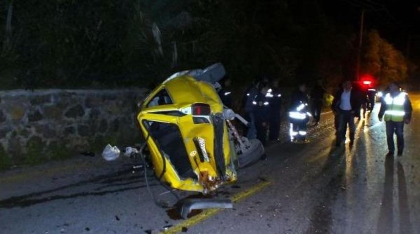 Otomobilini Keskin Virajda Yol Ortasında Durduran S&uuml;r&uuml;c&uuml; Ağır Yaralandı