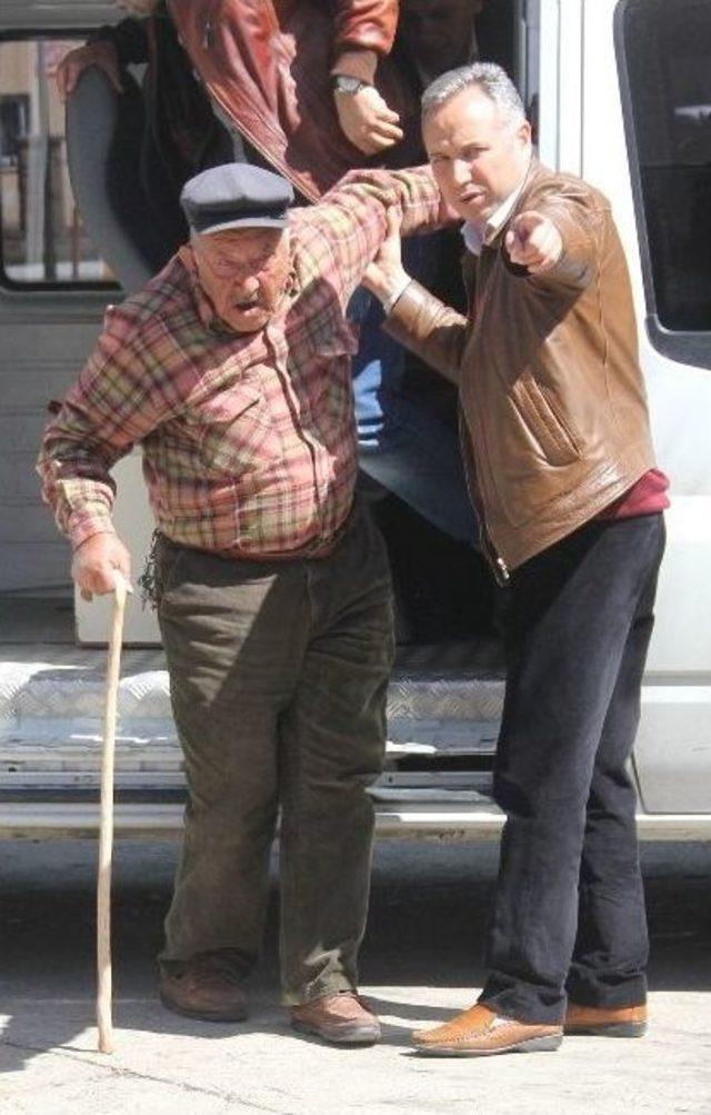 188 Paket Ka&ccedil;ak Sigara İle Yakanan Şahıs Bastonuyla Cezaevine Gitti 1