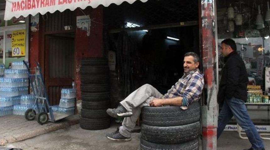 Tamircinin Lastik Koltuk Keyfi