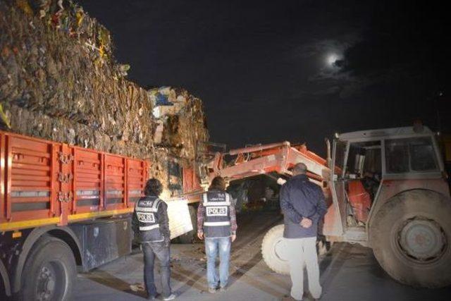 Geri Dönüşüm Atığı Taşıyan Tır dan 200 Bin Paket Kaçak Sigara Çıktı 1