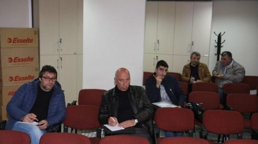 Donanma Lojmanlarına &Ccedil;im Futbol Sahası Yapılacak