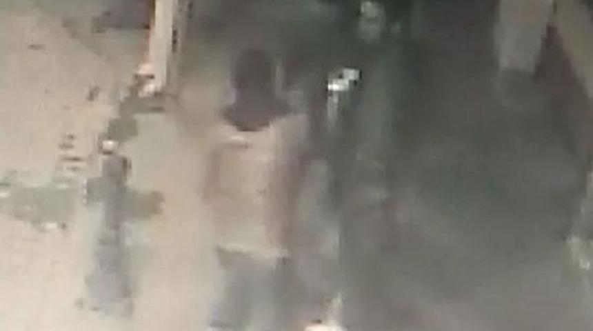 3 Suriyeliyi Bı&ccedil;aklayıp Gasp Eden 2 Kişi Tutuklandı