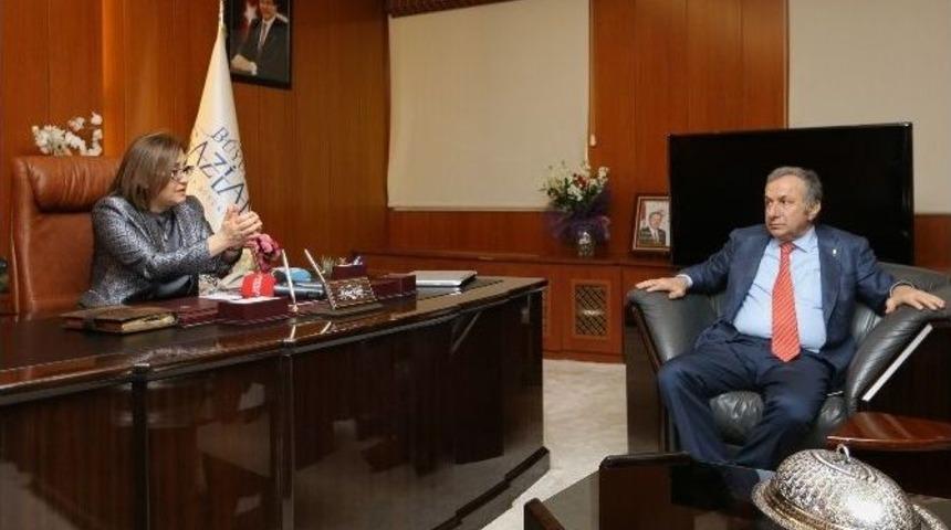 Gaziantep&rsquo;e Ulusal Kongre Merkezi İ&ccedil;in İmzalar Atıldı