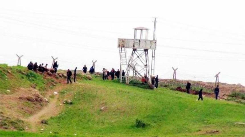 &Ouml;nc&uuml;pınar Kapatıldı, Suriyeliler Mayınlı B&ouml;lgelerden Geliyor