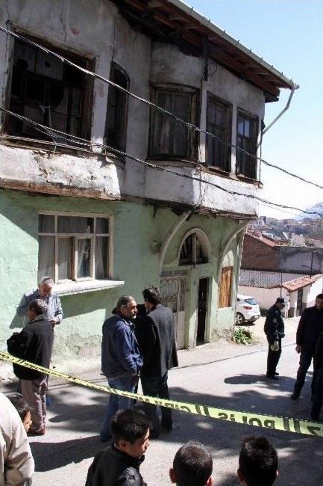 Yalnız Yaşayan Yaşlı Adam Evinde Ölü Bulundu 1