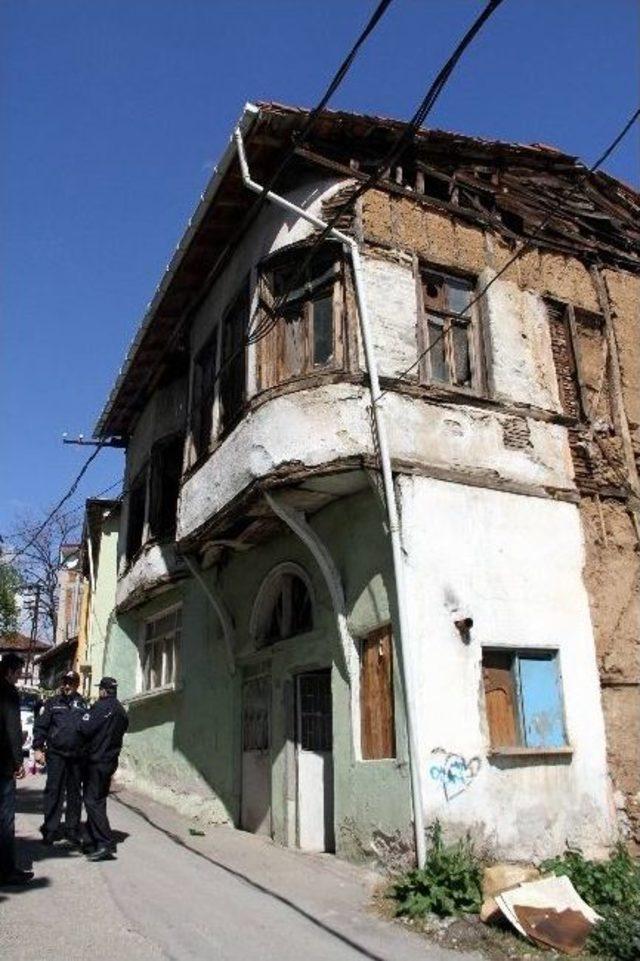 Yalnız Yaşayan Yaşlı Adam Evinde Ölü Bulundu 2